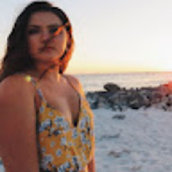 Meet your Posher, Emily - Picture 1 of 1